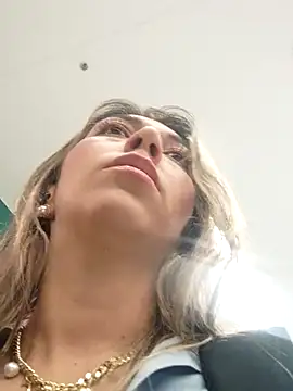 Snapshot of rachellboom chatting on January 11, 2025, 1:27 am rachellboom online show from January 11, 2025, 1:27 am