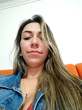 Snapshot of rachellboom chatting on January 15, 2025, 1:56 am rachellboom online show from January 15, 2025, 1:56 am