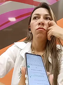 Snapshot of rachellboom chatting on January 31, 2025, 7:40 pm rachellboom online show from January 31, 2025, 7:40 pm