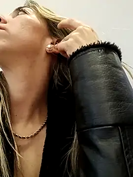 Snapshot of rachellboom chatting on February 21, 2025, 12:27 am rachellboom online show from February 21, 2025, 12:27 am