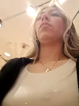 Snapshot of rachellboom chatting on February 25, 2025, 10:39 pm rachellboom online show from February 25, 2025, 10:39 pm