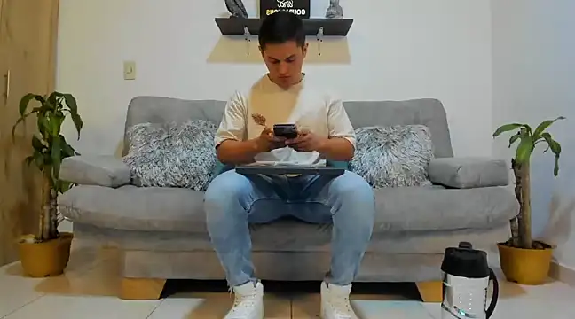 julian wallace online show from January 21, 2025, 2:26 pm