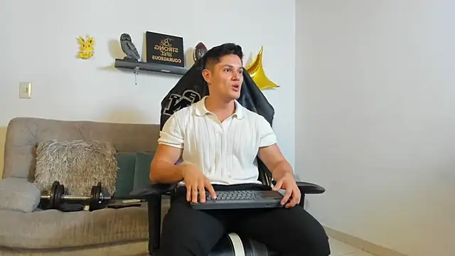 julian wallace online show from October 13, 2025, 12:54 am