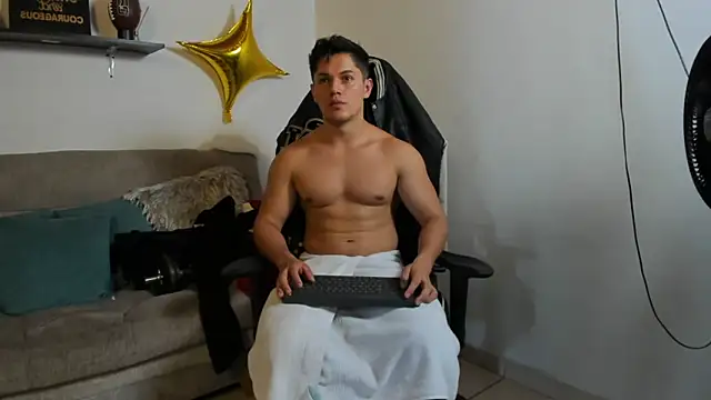 julian wallace online show from October 13, 2025, 7:14 pm