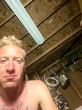 Snapshot of bentoverblonde chatting on September 30, 2025, 11:04 am bentoverblonde online show from September 30, 2025, 11:04 am