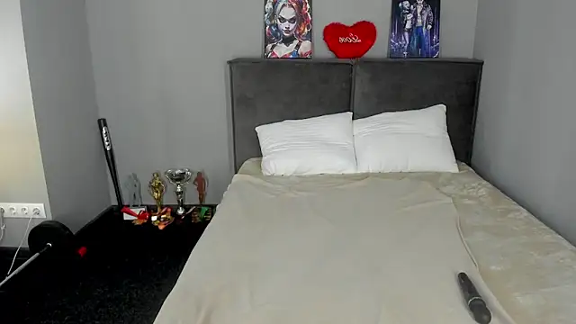 Snapshot of MuscleXXXBarbie chatting on June 10, 2026, 5:28 am MuscleXXXBarbie online show from June 10, 2026, 5:28 am
