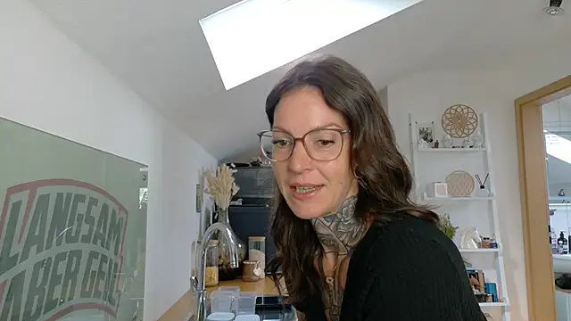 Snapshot of BrownieyQueen chatting on July 18, 2026, 7:23 am BrownieyQueen online show from July 18, 2026, 7:23 am
