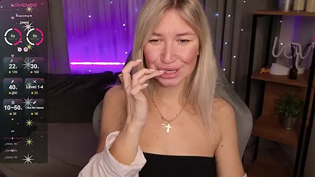 MilaBott online show from October 18, 2025, 8:15 am