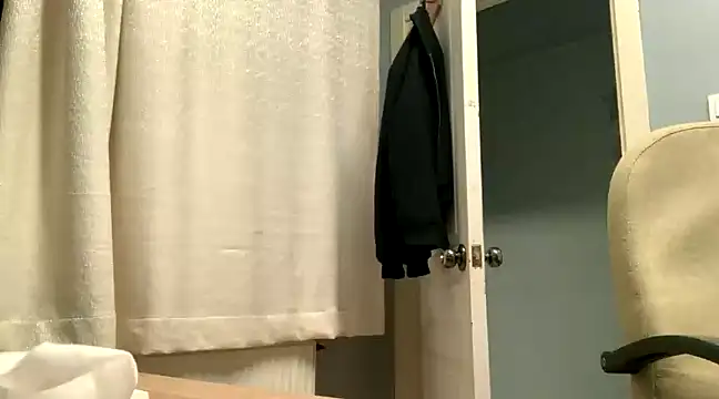 Snapshot of themany29 chatting on February 5, 2025, 12:27 pm themany29 online show from February 5, 2025, 12:27 pm