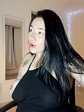 Snapshot of helena_smith chatting on December 21, 2024, 6:19 am helena smith online show from December 21, 2024, 6:19 am