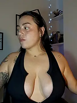 Snapshot of helena_smith chatting on February 12, 2025, 6:51 am helena smith online show from February 12, 2025, 6:51 am