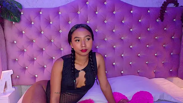 Snapshot of GabrielaLugo chatting on November 17, 2025, 1:17 pm GabrielaLugo online show from November 17, 2025, 1:17 pm