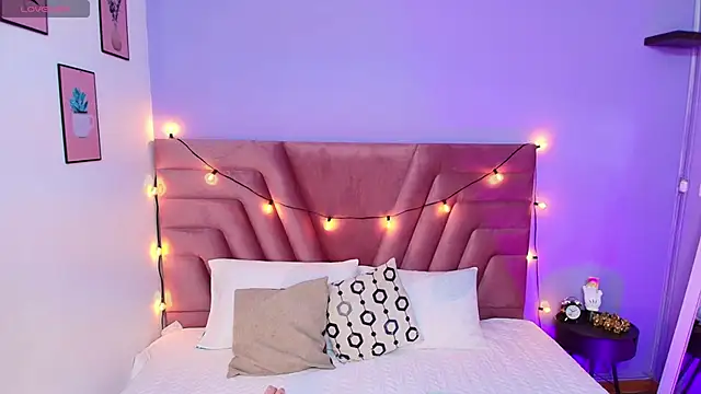 Snapshot of Beautifulskinny18 chatting on February 11, 2025, 6:55 pm Beautifulskinny18 online show from February 11, 2025, 6:55 pm