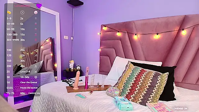 Snapshot of Beautifulskinny18 chatting on March 10, 2025, 10:34 pm Beautifulskinny18 online show from March 10, 2025, 10:34 pm