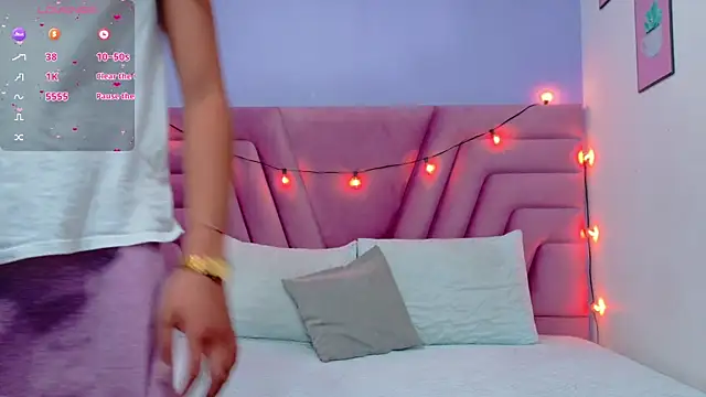 Snapshot of Beautifulskinny18 chatting on September 8, 2025, 8:19 pm Beautifulskinny18 online show from September 8, 2025, 8:19 pm