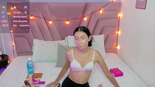 Snapshot of Beautifulskinny18 chatting on September 9, 2025, 8:08 pm Beautifulskinny18 online show from September 9, 2025, 8:08 pm