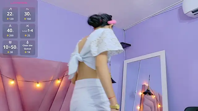 Snapshot of Beautifulskinny18 chatting on October 8, 2025, 7:55 pm Beautifulskinny18 online show from October 8, 2025, 7:55 pm