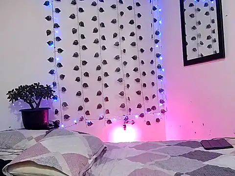 hotlatin92 online show from December 30, 2024, 10:32 am