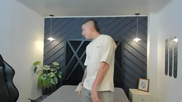 Yeiko Romero  online show from March 1, 2025, 5:27 pm