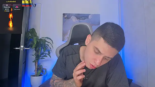 Yeiko Romero  online show from November 14, 2025, 8:29 pm