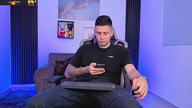 Snapshot of Yeiko_Romero_ chatting on July 1, 2026, 5:34 pm Yeiko Romero online show from July 1, 2026, 5:34 pm