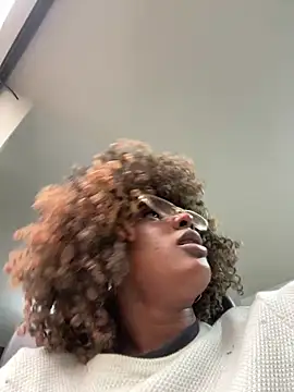 Snapshot of TIFFANYYSTAR chatting on March 4, 2025, 5:03 pm TIFFANYYSTAR online show from March 4, 2025, 5:03 pm