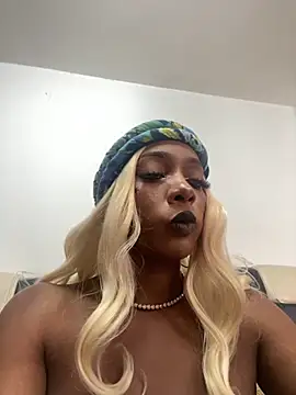 Snapshot of TIFFANYYSTAR chatting on September 27, 2025, 4:12 pm TIFFANYYSTAR online show from September 27, 2025, 4:12 pm