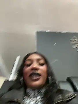 Snapshot of TIFFANYYSTAR chatting on October 22, 2025, 2:06 pm TIFFANYYSTAR online show from October 22, 2025, 2:06 pm