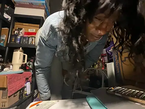Snapshot of wynterheat chatting on May 25, 2026, 3:29 pm wynterheat online show from May 25, 2026, 3:29 pm