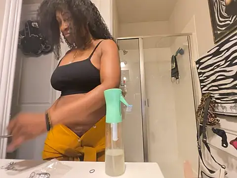 Snapshot of wynterheat chatting on June 14, 2026, 1:58 am wynterheat online show from June 14, 2026, 1:58 am