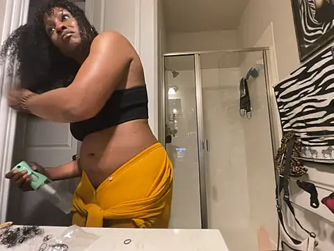 Snapshot of wynterheat chatting on June 14, 2026, 2:24 am wynterheat online show from June 14, 2026, 2:24 am