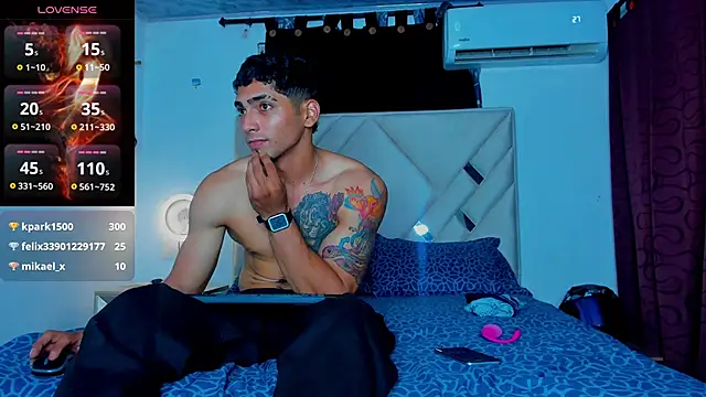 Snapshot of Rich_boy01 chatting on January 5, 2025, 3:53 am Rich boy01 online show from January 5, 2025, 3:53 am