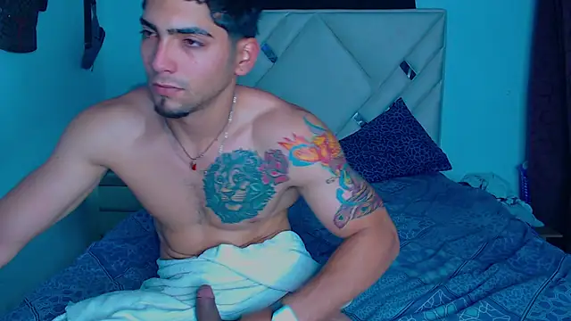 Snapshot of Rich_boy01 chatting on February 3, 2025, 8:57 pm Rich boy01 online show from February 3, 2025, 8:57 pm