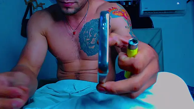 Snapshot of Rich_boy01 chatting on February 22, 2025, 1:24 pm Rich boy01 online show from February 22, 2025, 1:24 pm