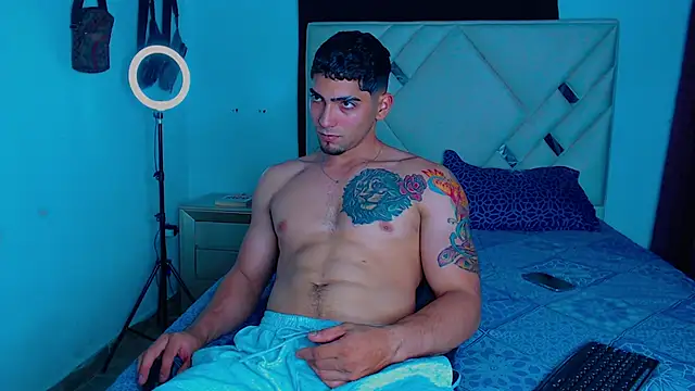 Snapshot of Rich_boy01 chatting on March 3, 2025, 3:19 am Rich boy01 online show from March 3, 2025, 3:19 am