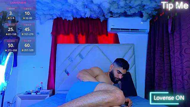 Rich boy01 online show from May 5, 2026, 4:04 pm
