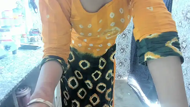 Snapshot of aarjulove chatting on March 15, 2025, 7:53 am aarjulove online show from March 15, 2025, 7:53 am