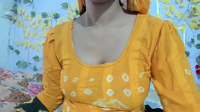 aarjulove online show from April 23, 2026, 12:29 pm
