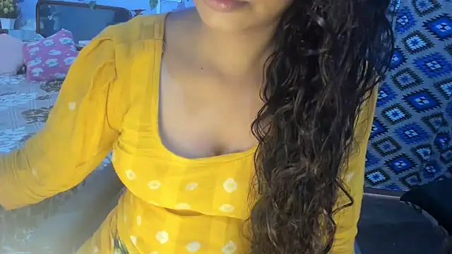 Snapshot of aarjulove chatting on July 30, 2026, 10:25 am aarjulove online show from July 30, 2026, 10:25 am
