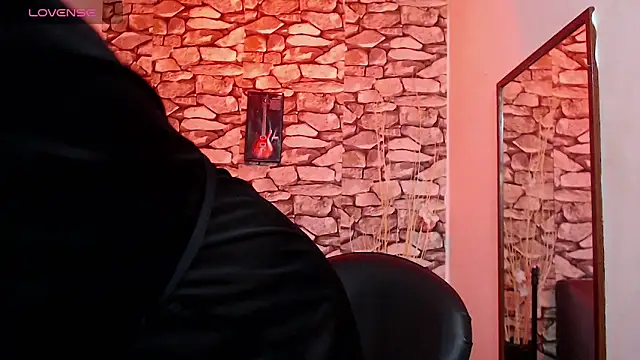 Snapshot of JessicaMuse chatting on January 20, 2025, 7:57 pm JessicaMuse online show from January 20, 2025, 7:57 pm