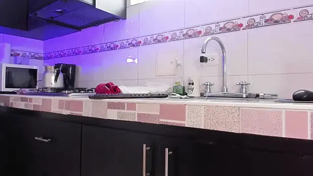 Emma-evans online show from March 20, 2025, 5:04 pm