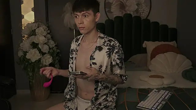 IsmaelRichardson online show from March 21, 2025, 5:02 pm