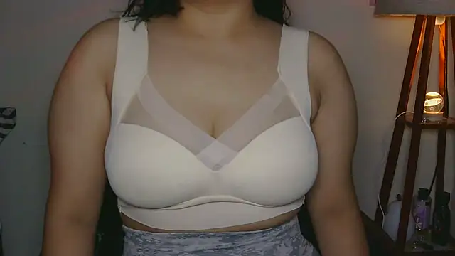 Snapshot of Kriti_02 chatting on September 21, 2025, 9:55 am Kriti 02 online show from September 21, 2025, 9:55 am