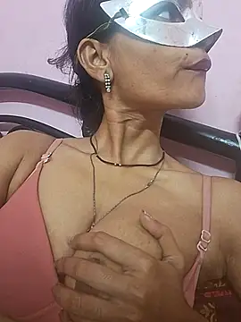 Nandinip2706 online show from May 30, 2026, 8:50 pm