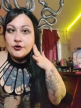 Snapshot of l1la_Rav3n chatting on October 31, 2025, 2:01 am l1la Rav3n online show from October 31, 2025, 2:01 am