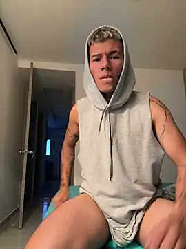 Snapshot of Logan_smith1 chatting on February 2, 2025, 5:21 am Logan smith1 online show from February 2, 2025, 5:21 am