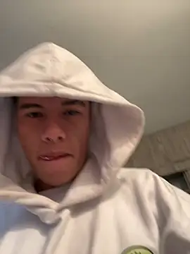 Snapshot of Logan_smith1 chatting on February 15, 2025, 10:52 pm Logan smith1 online show from February 15, 2025, 10:52 pm