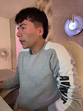 Snapshot of Logan_smith1 chatting on October 19, 2025, 5:35 pm Logan smith1 online show from October 19, 2025, 5:35 pm