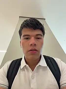 Snapshot of Logan_smith1 chatting on December 14, 2025, 4:23 pm Logan smith1 online show from December 14, 2025, 4:23 pm