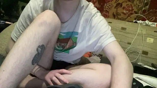 Snapshot of tyler_8x chatting on March 9, 2025, 4:22 pm tyler 8x online show from March 9, 2025, 4:22 pm